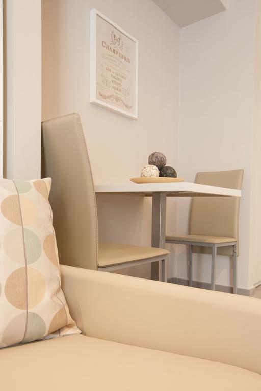 Bovio Prestige Apartments Наполи Екстериор снимка
