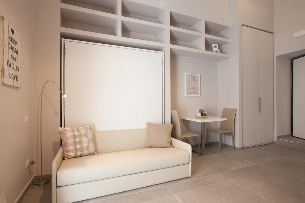 Bovio Prestige Apartments Наполи Екстериор снимка