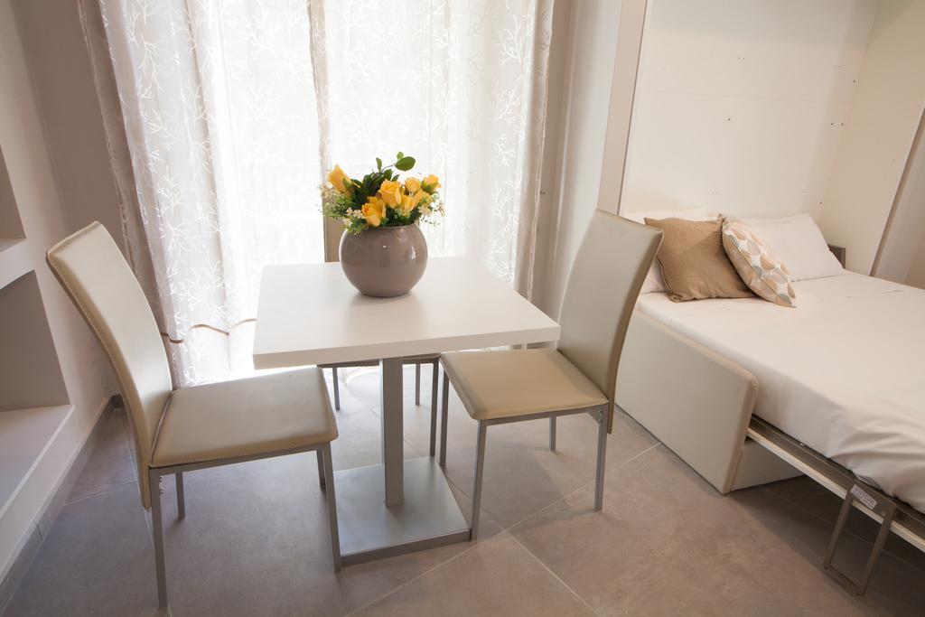 Bovio Prestige Apartments Наполи Екстериор снимка