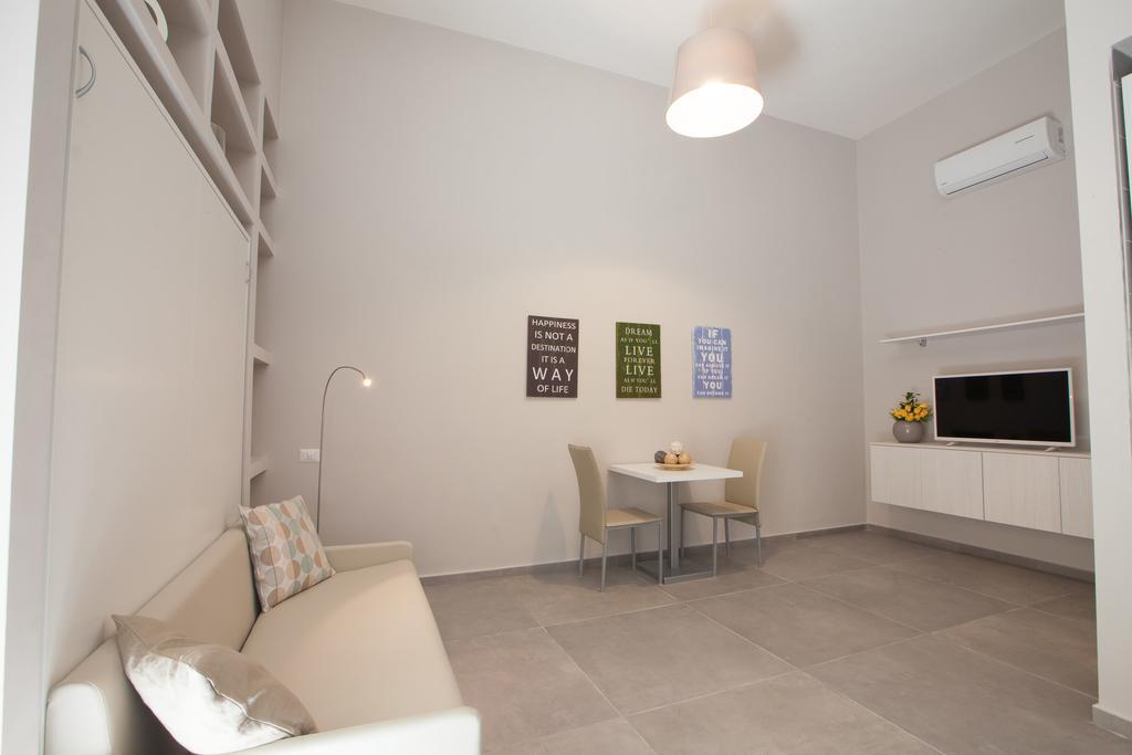 Bovio Prestige Apartments Наполи Екстериор снимка